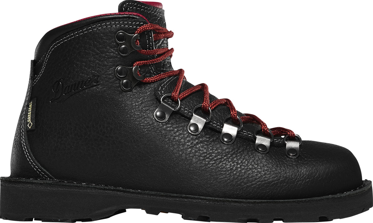 Danner women's clearance mountain pass black