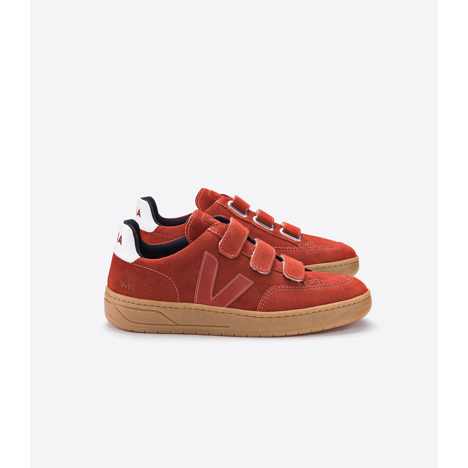 Veja v 2025 lock suede